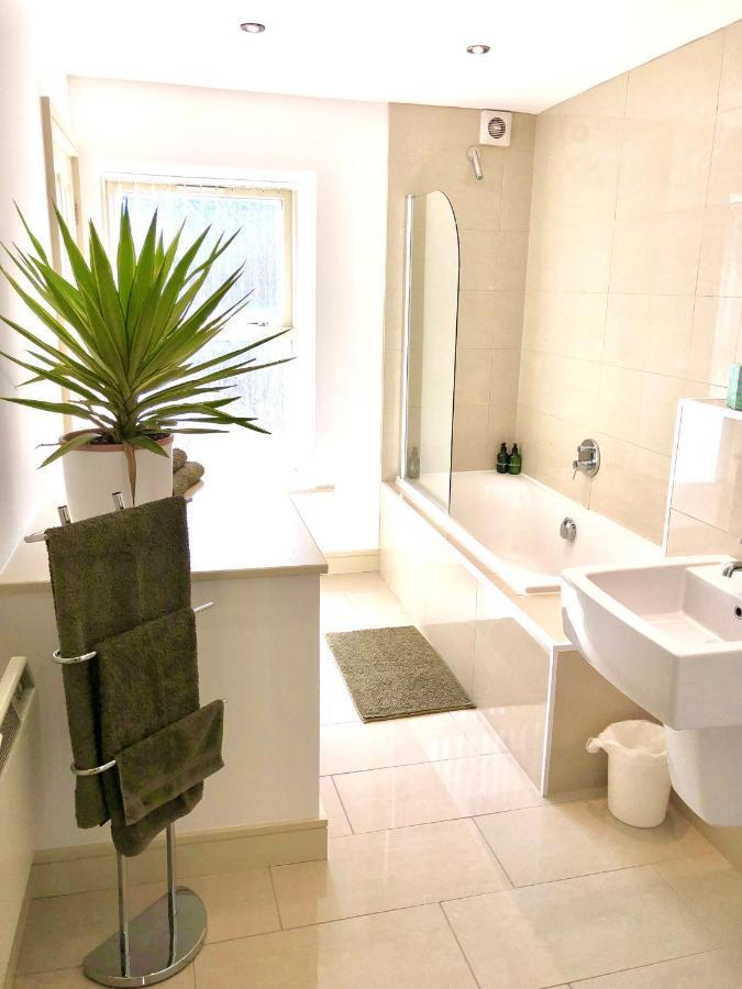 Stylish, Spacious 1 Bedroomed Maisonette In Otley. オトリー エクステリア 写真