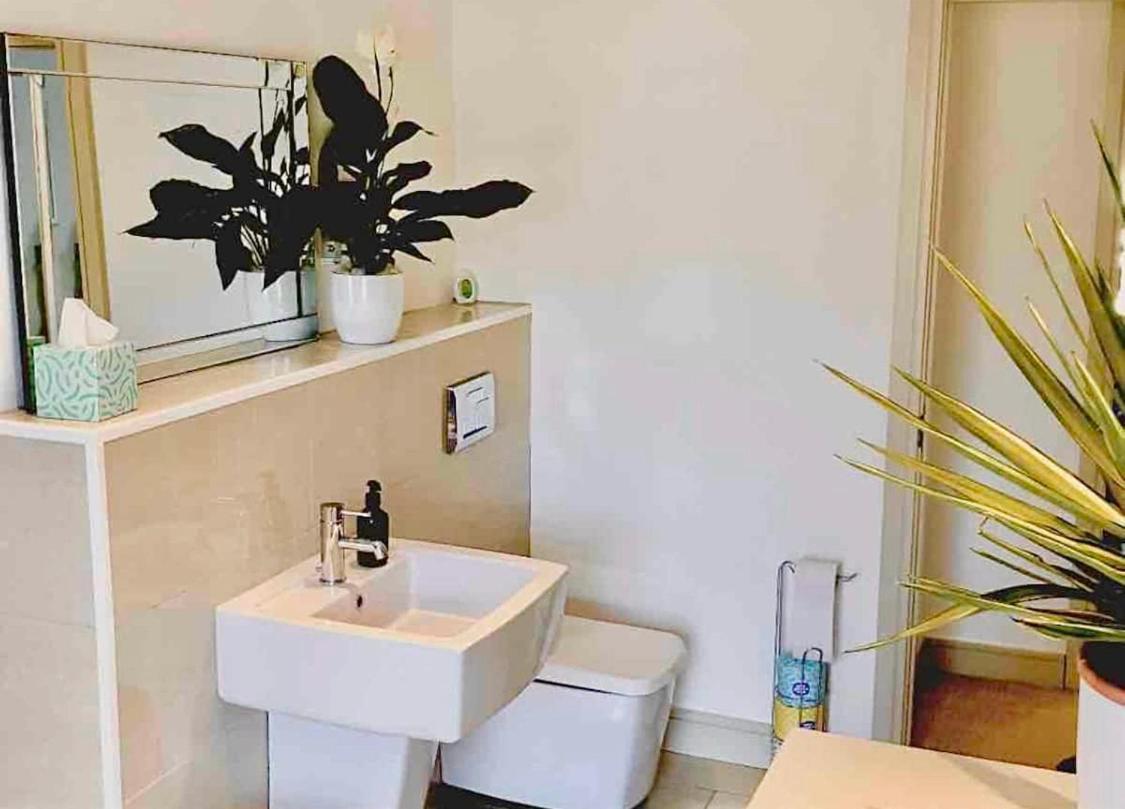 Stylish, Spacious 1 Bedroomed Maisonette In Otley. オトリー エクステリア 写真